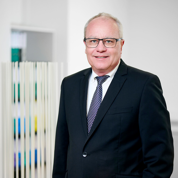 Maître Patrick Frunz.